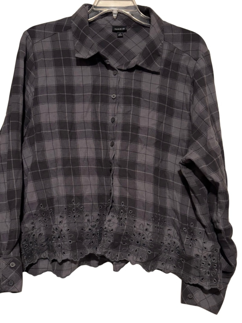 Torrid Embroidered Eyelet Trim Cropped Flannel in Grey Sz 2